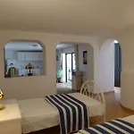 Casa Lorenzo Sleeps 10, With Private Tennis Court & Swimming Pool And 5 Beds