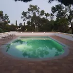 Casa Lorenzo Sleeps 10, With Private Tennis Court & Swimming Pool And 5 Beds