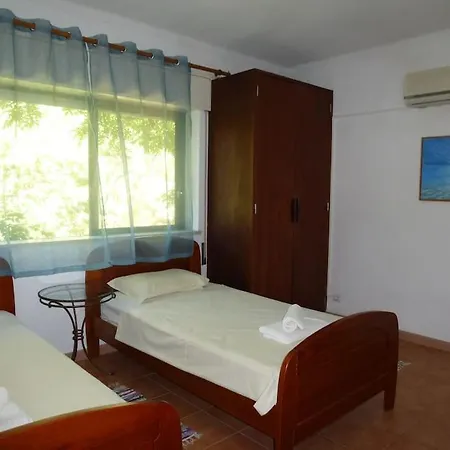 Casa Lorenzo With Tennis Court & Swimming Poolen Βίλα