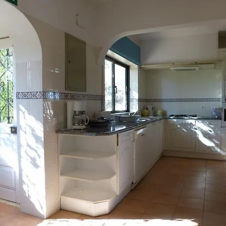 Casa Lorenzo Sleeps 10, With Private Tennis Court & Swimming Pool And 5 Beds ポルティマン
